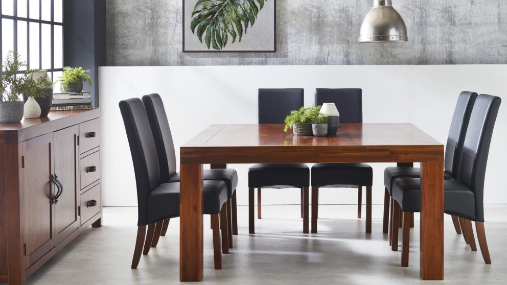 Dining Table & Chairs