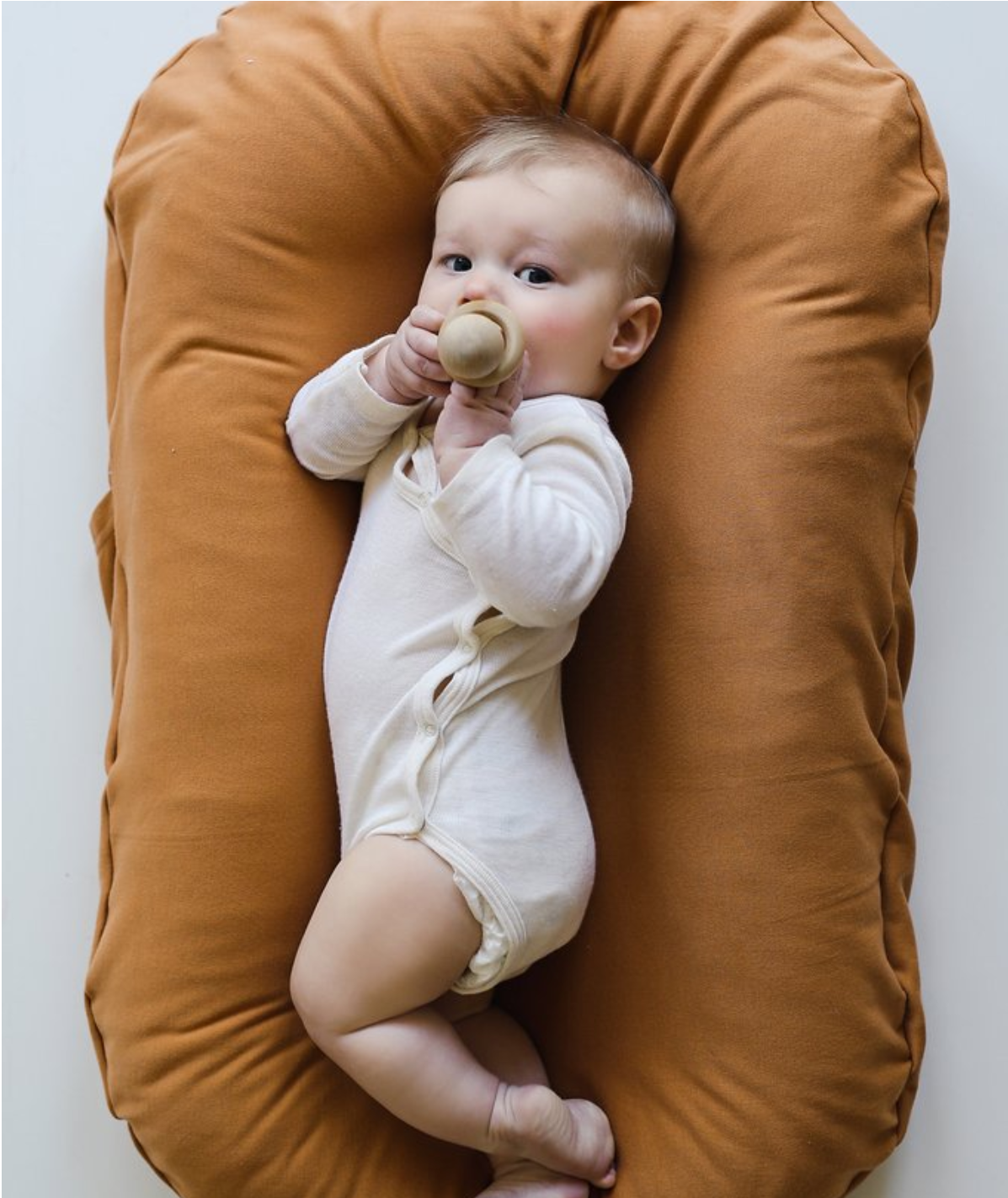 SNUGGLE ME ORGANIC LOUNGER- EMBER