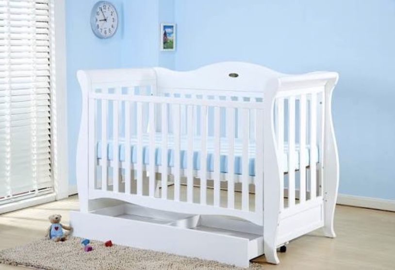 Cot with drawer