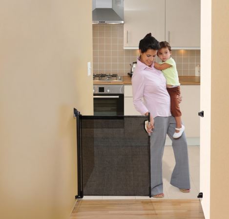Dreambaby Safety Gate - Retractable