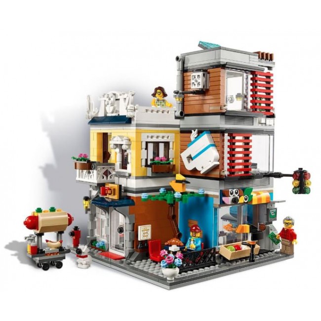 LEGO® Creator Townhouse Pet Shop and Café 31097