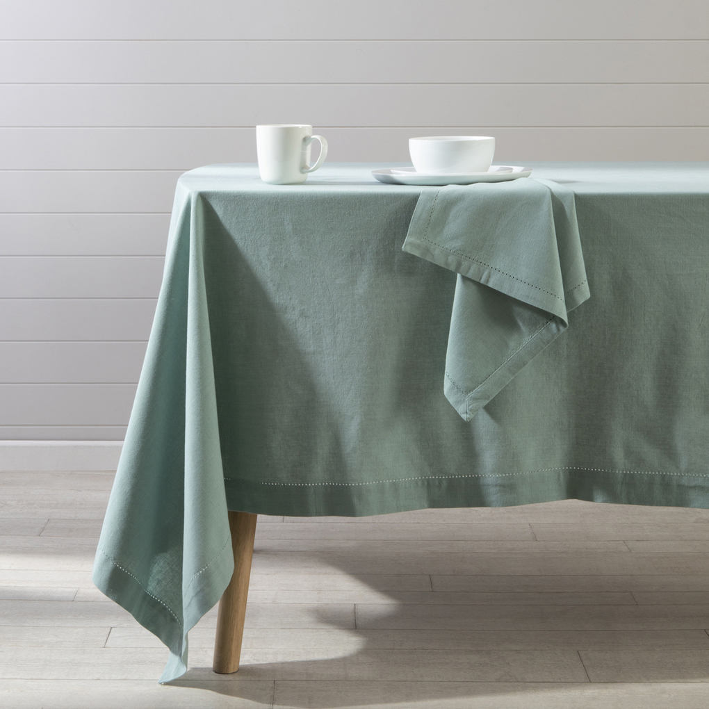 Tablecloth and napkins/ Mantel y servilletas