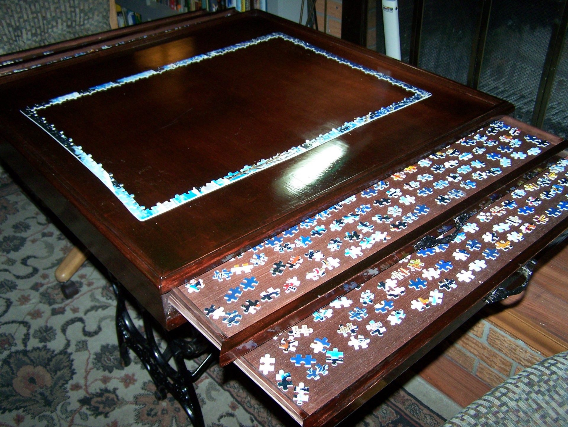 Jigsaw Puzzle Table