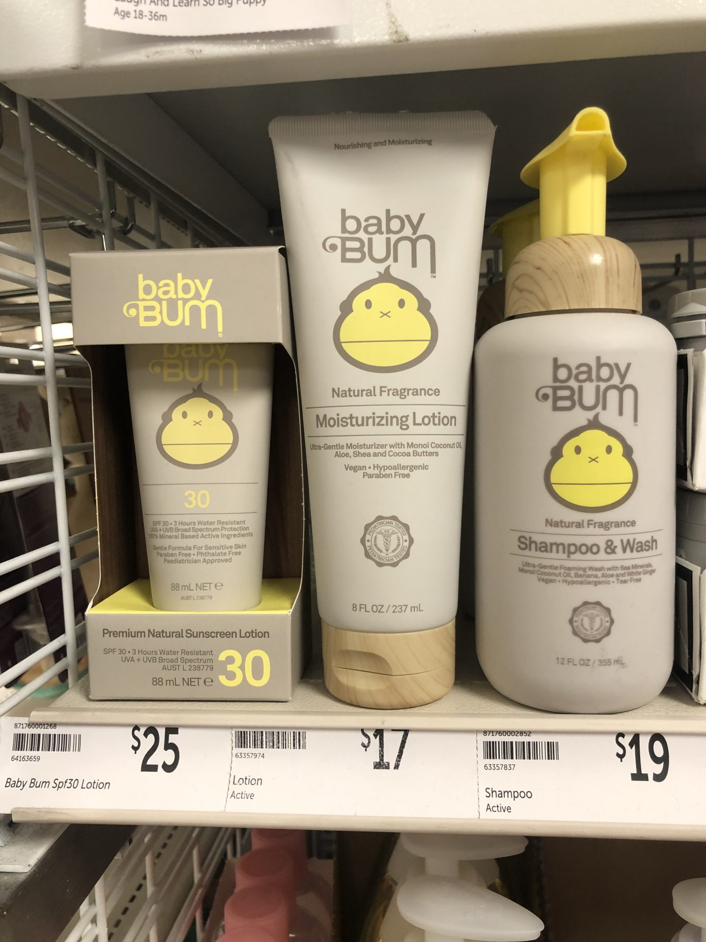 Shampoo 🧴 sun cream and moisturiser