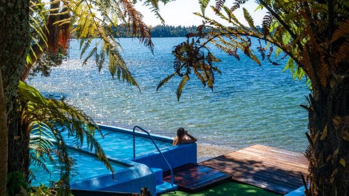 Lake Rotoiti: Kayak to Manupirua hot pools