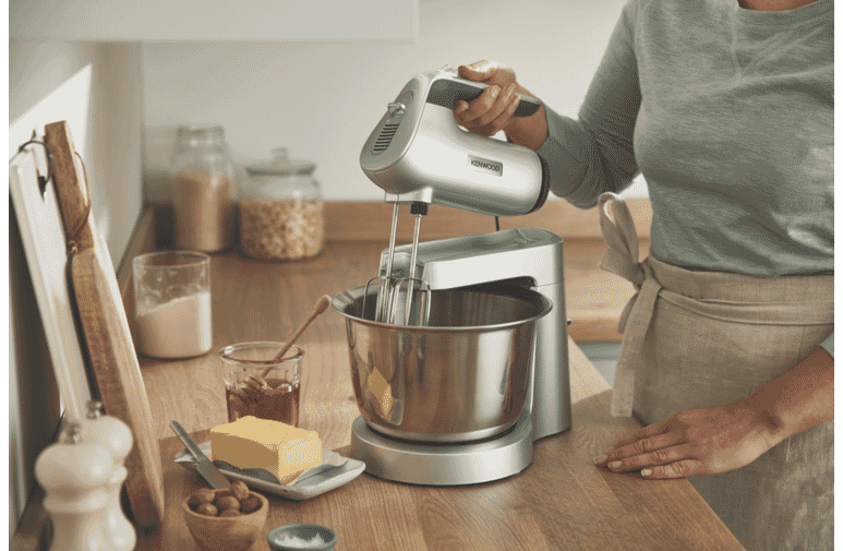 Dual electric hand mixer