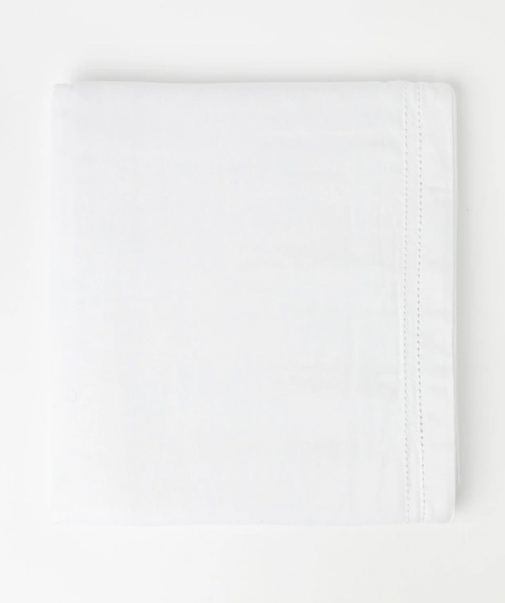 White table cloth