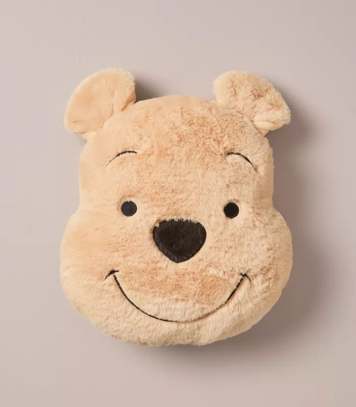 TARGET: Winnie The Pooh & Friends Cushion