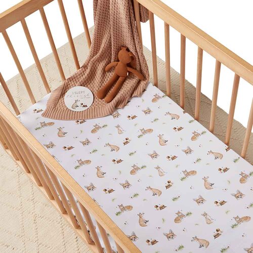 Bedding: Waterproof sheets for cot