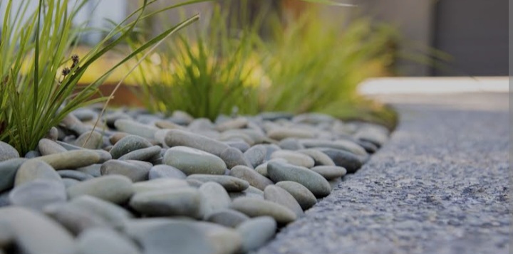 Pebbles / Concrete