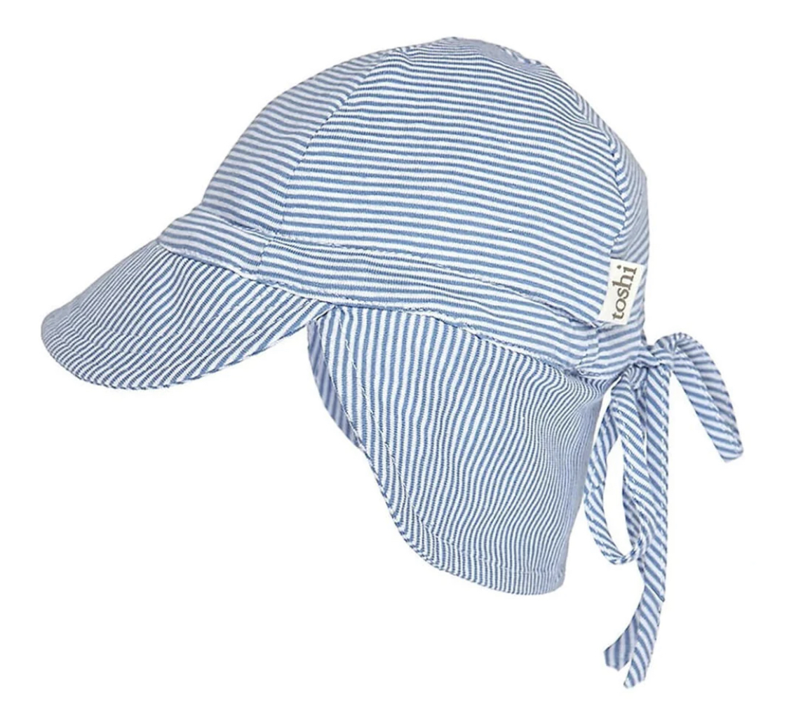 Hat with tie string