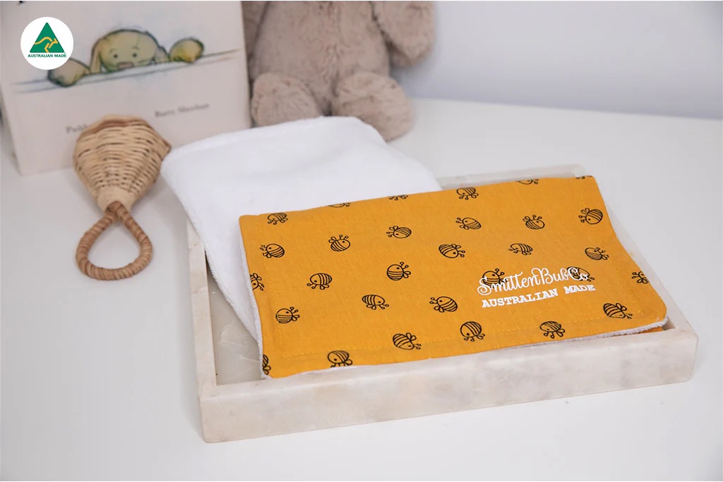 Bee burp cloths