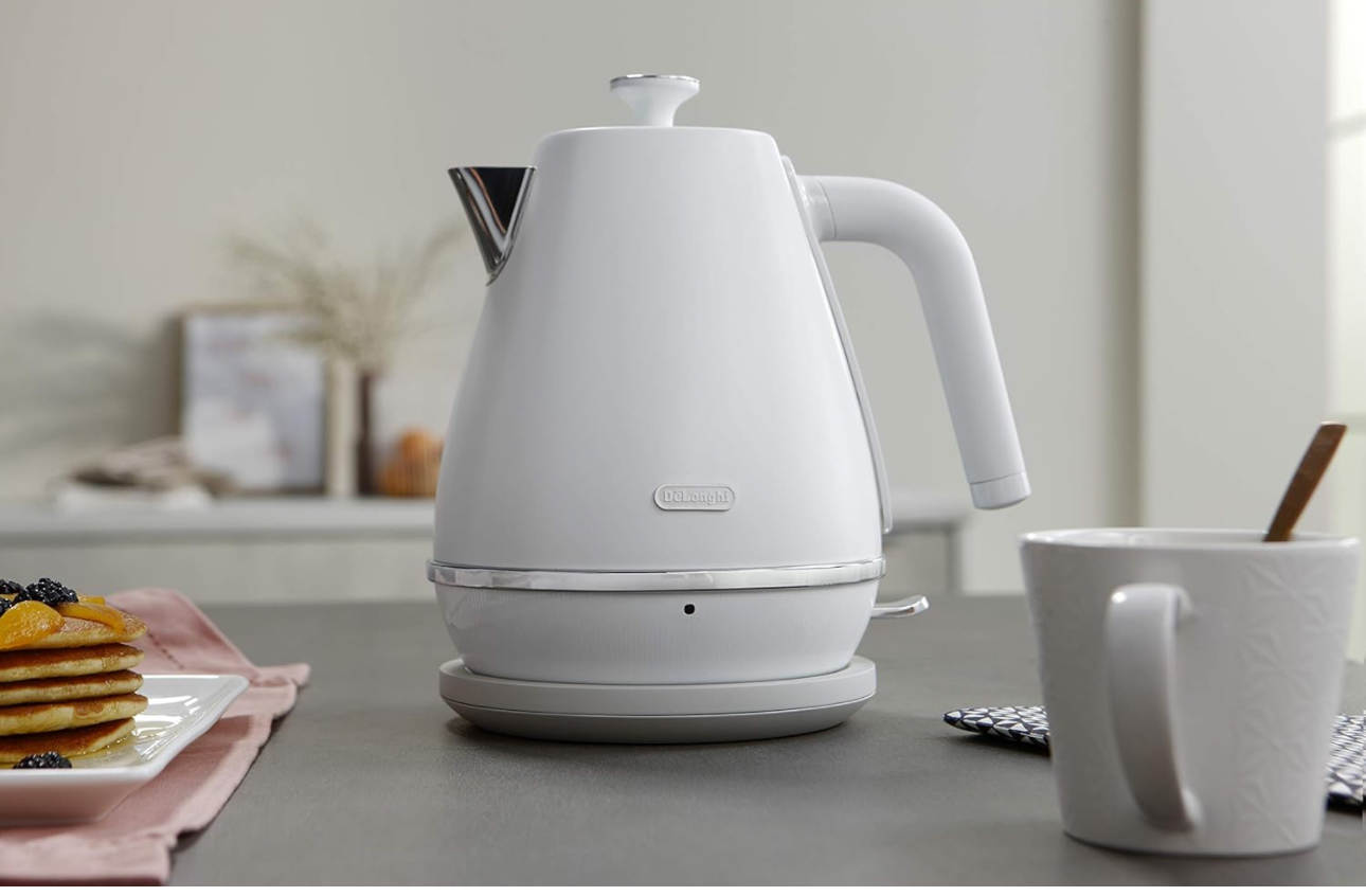 De'Longhi Distinta Moments Electric Kettle KBIN2001W