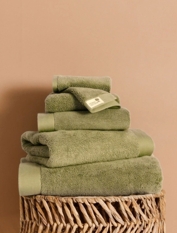 Australian House & Garden - Hand Towel