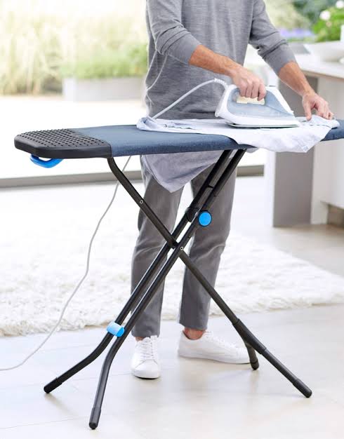 Ironing Board/Iron