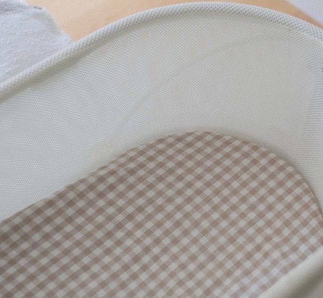 French Linen Bassinet Sheet - Beige Gingham