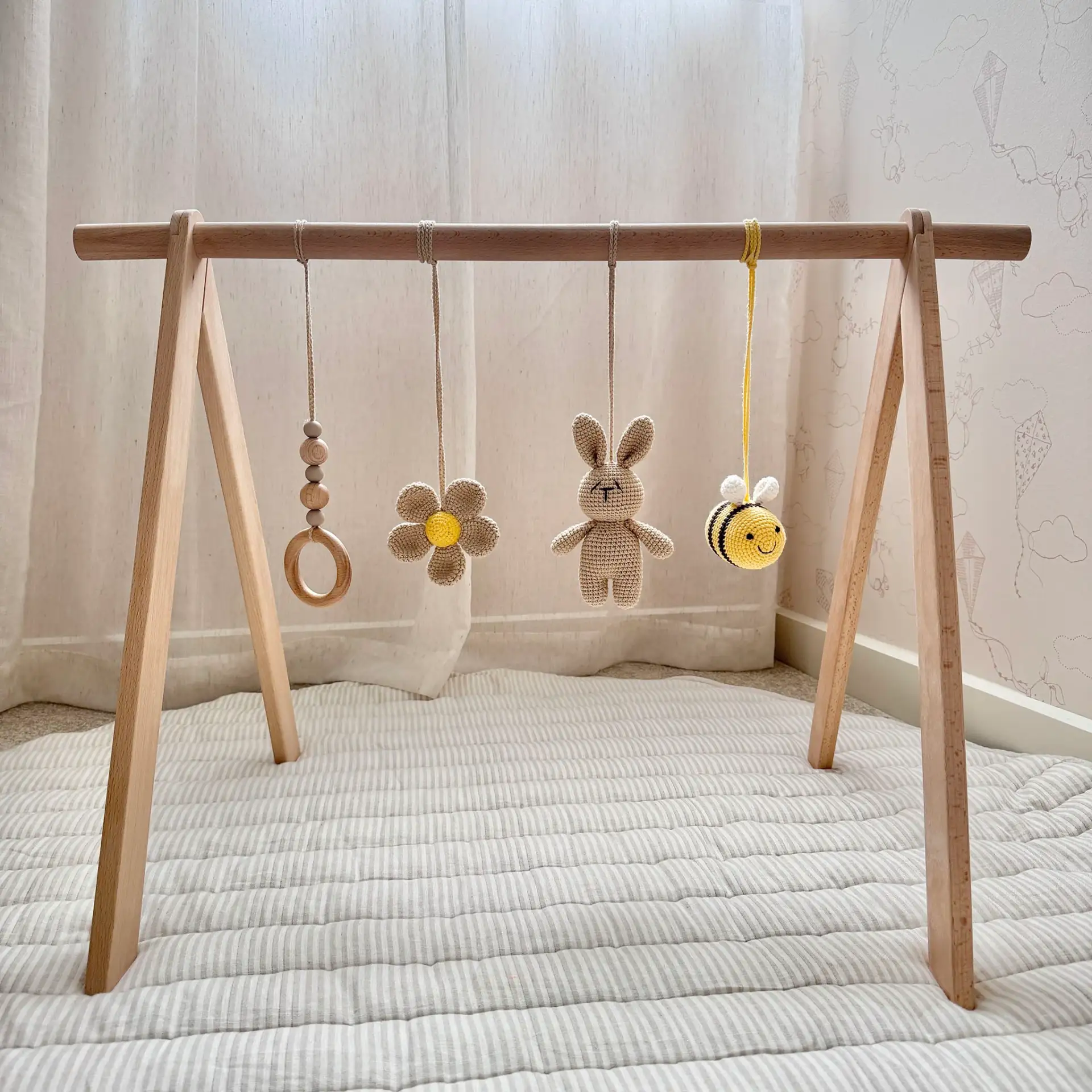 Play gym + mobiles