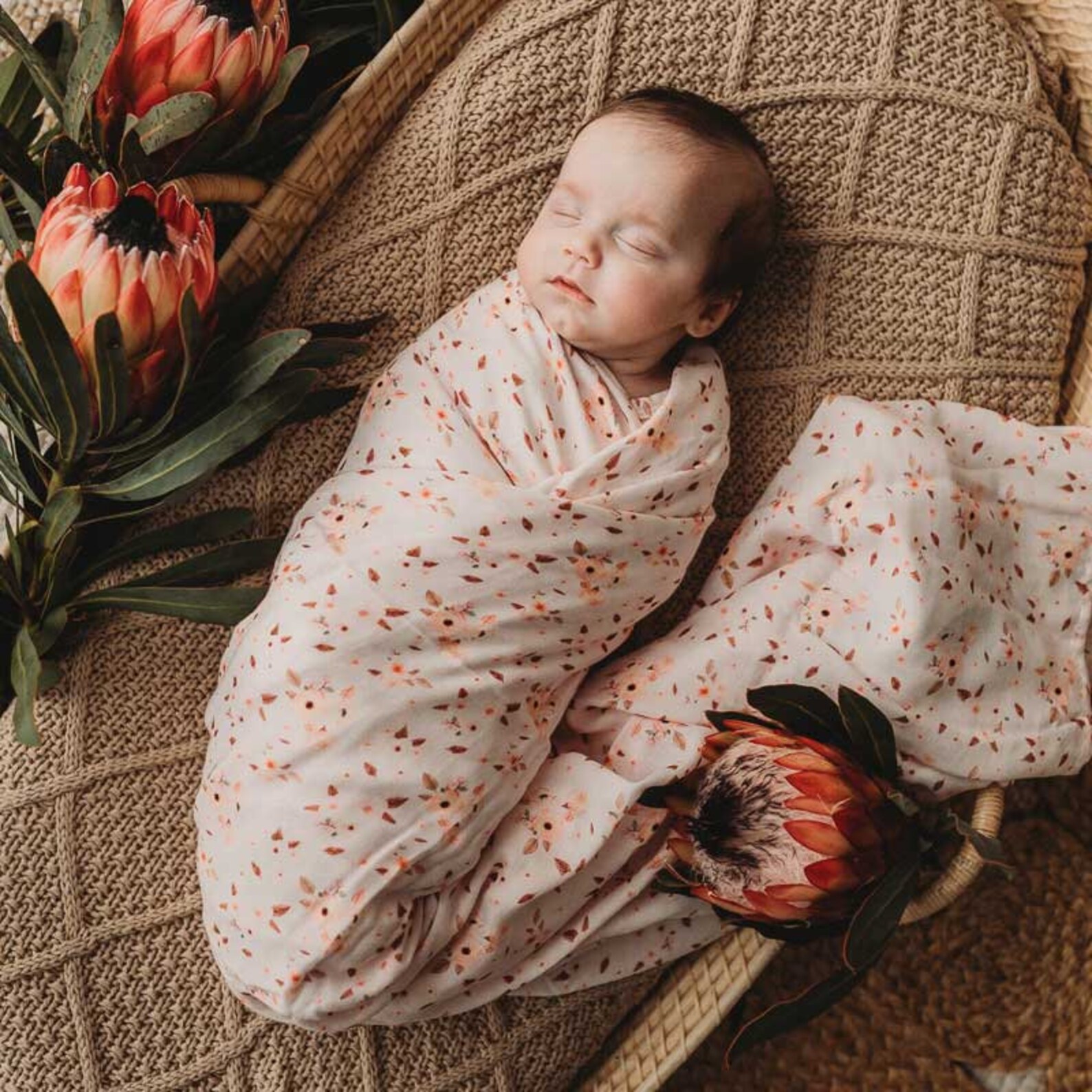Swaddles or swaddle bags