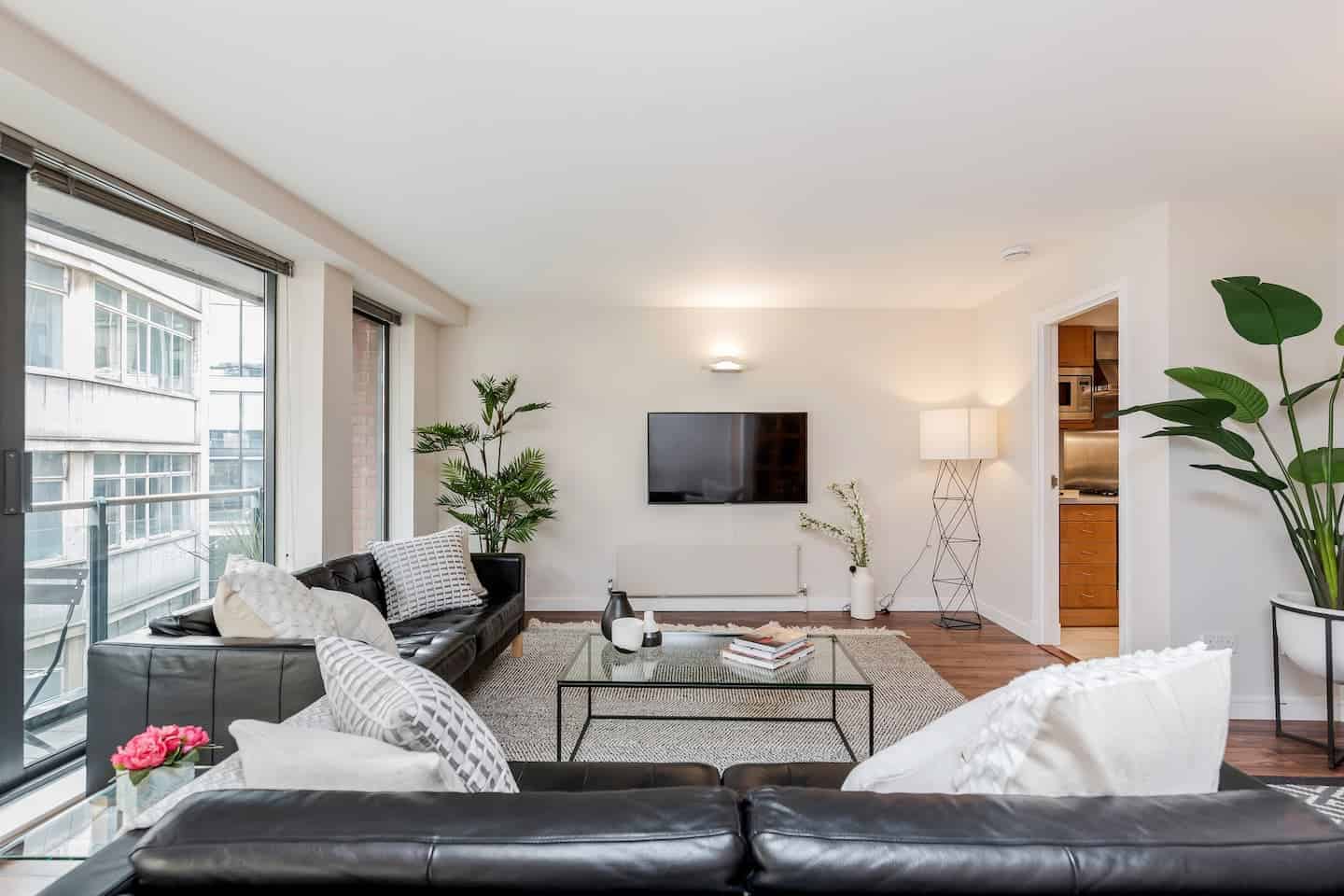 Accommodation: AirBNB in London