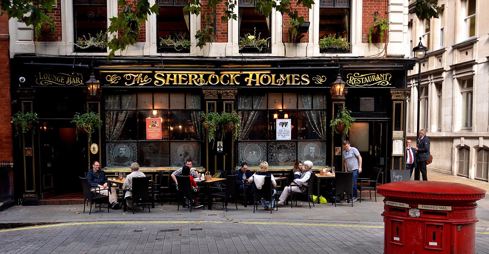 Food & drinks: Meal at a London Pub