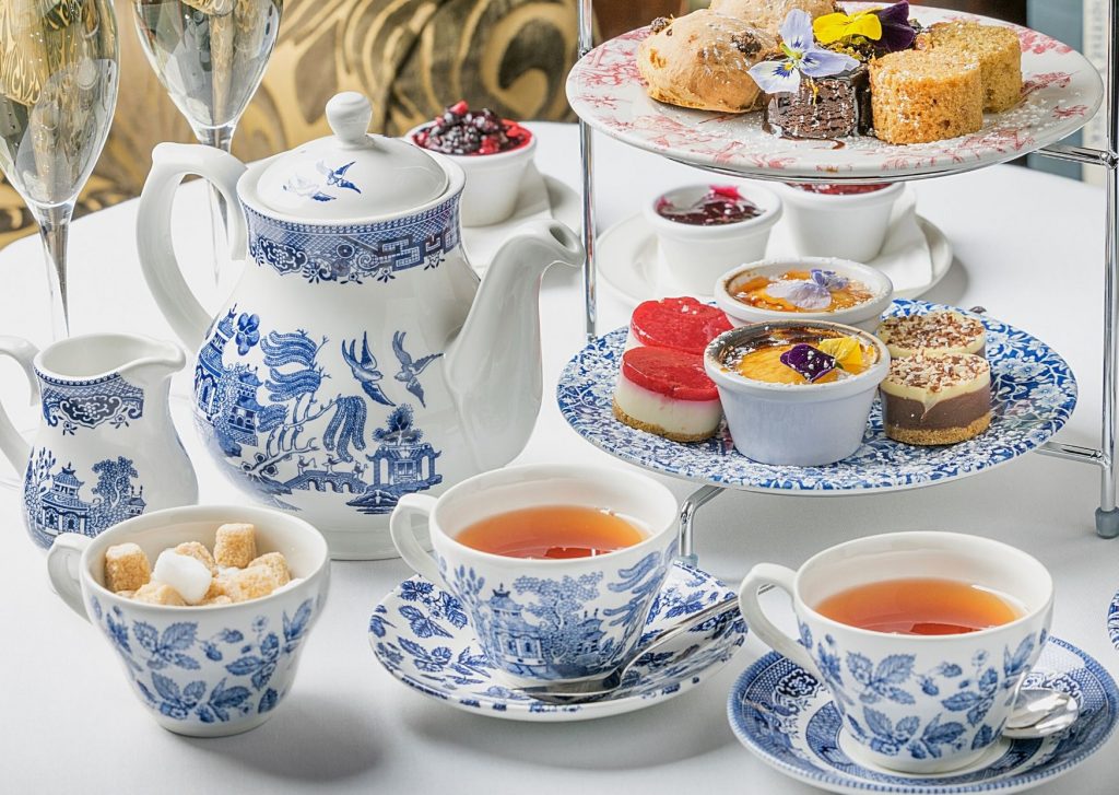 Food & drinks: Afternoon Tea for Two (plus two)