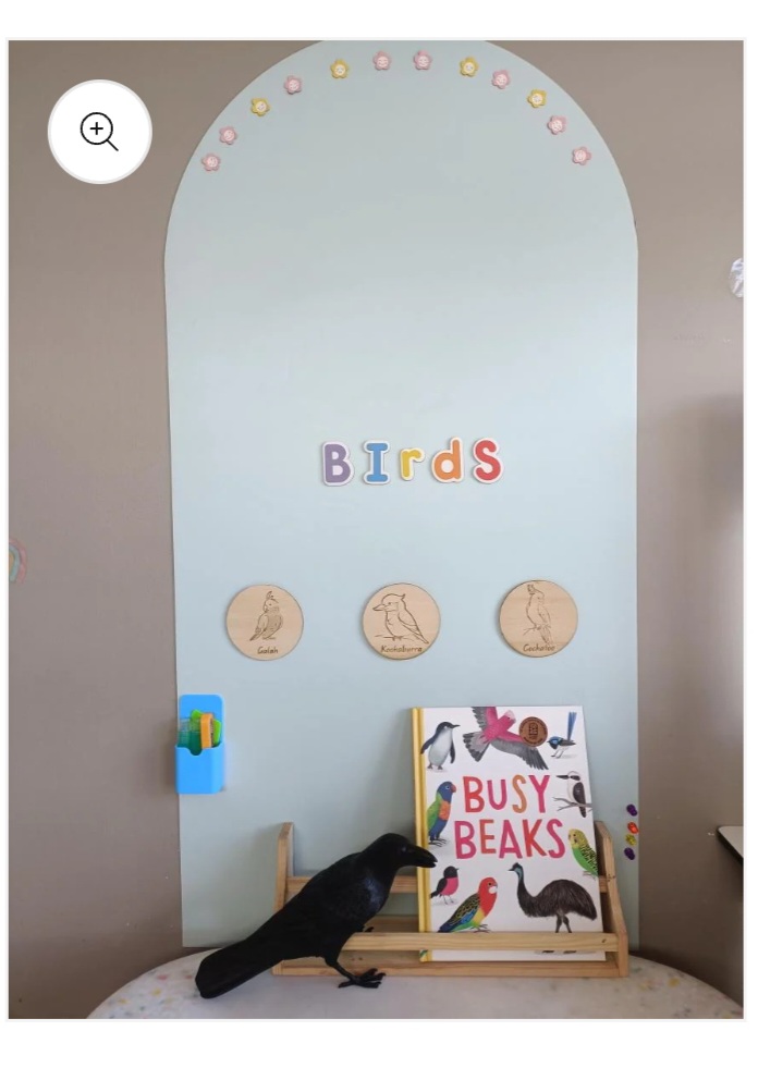 Magnetic wall arch