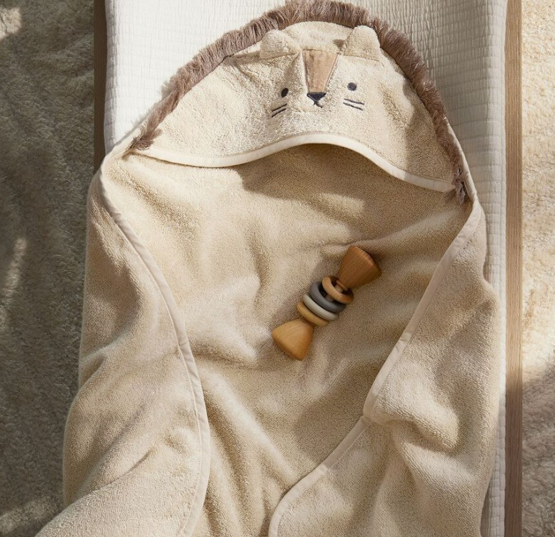 pottery barn bath towel lion