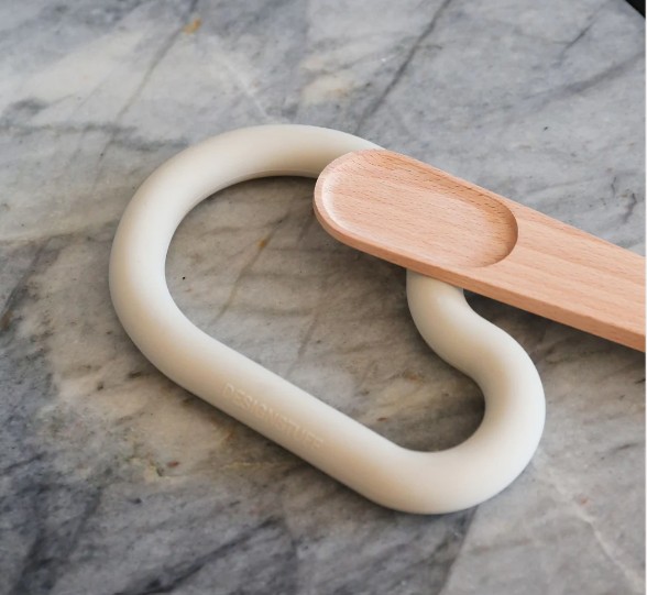 Curve Silicone Trivet, Sand