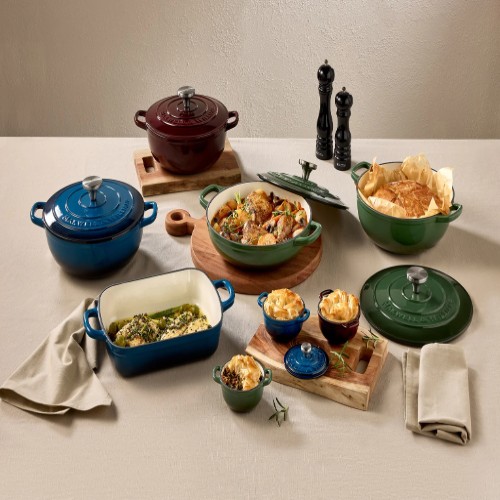 Cast iron roaster/casserole dish