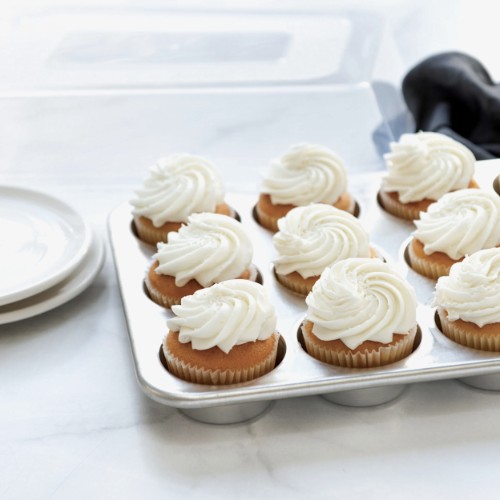 Nordic Ware Naturals Muffin Pan with High Dome Lid 12 Cup