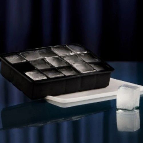 Maxwell & Williams  Cocktail & Co Ice Cube Tray With Lid Makes 15