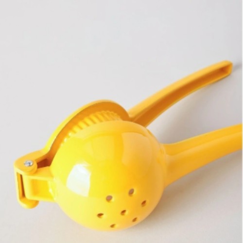 The Cooks Collective Lemon Squeezer in Yellow